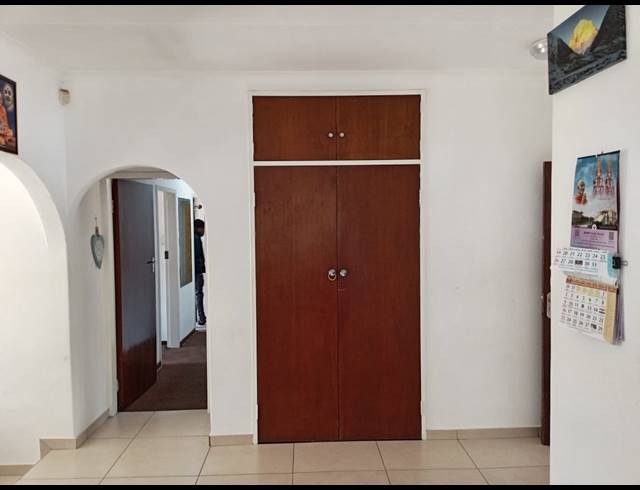 4 BEDROOM HOUSE FOR SALE IN BRACKENHURST
